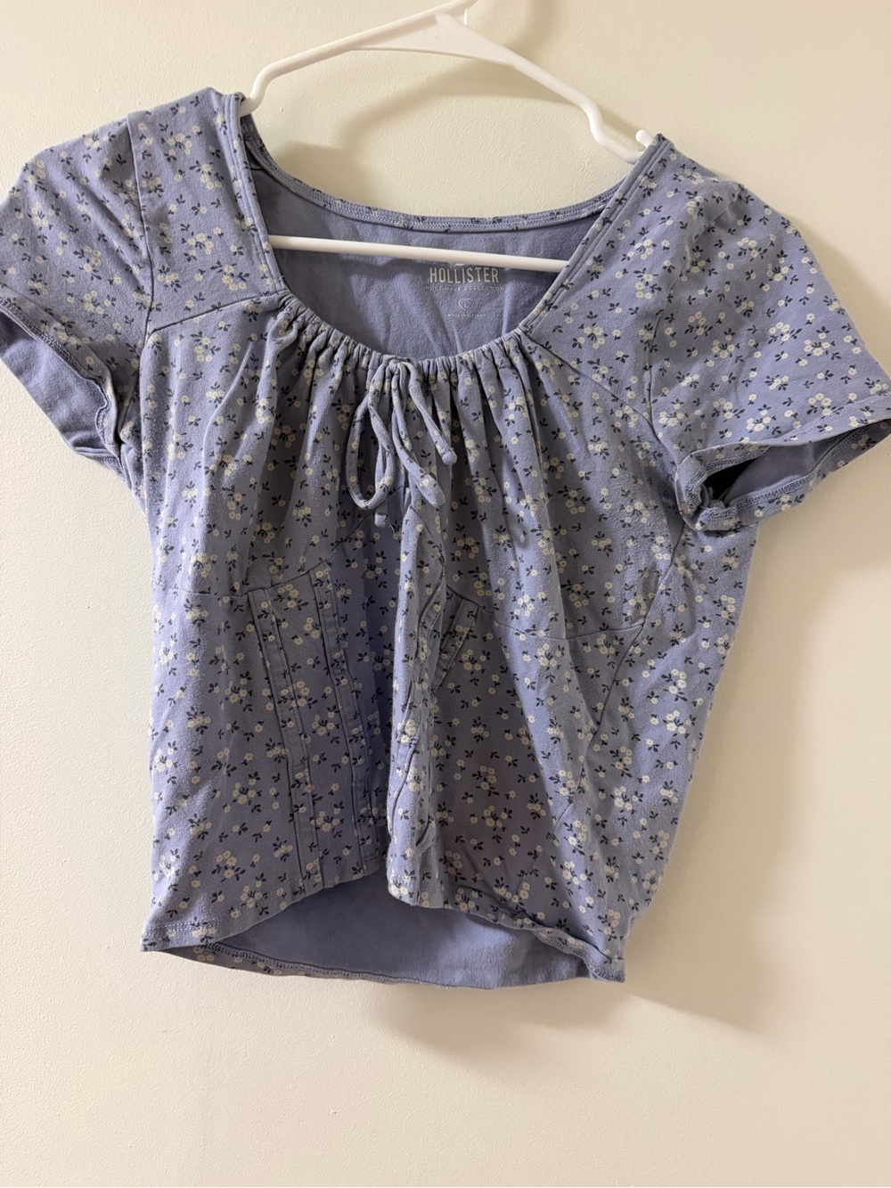 Hollister Lavender Floral Tie-Front Scoop Neck Top